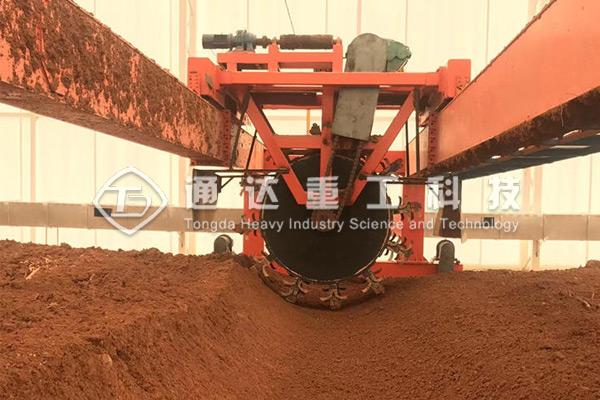 大跨度液壓雙輪盤翻拋機