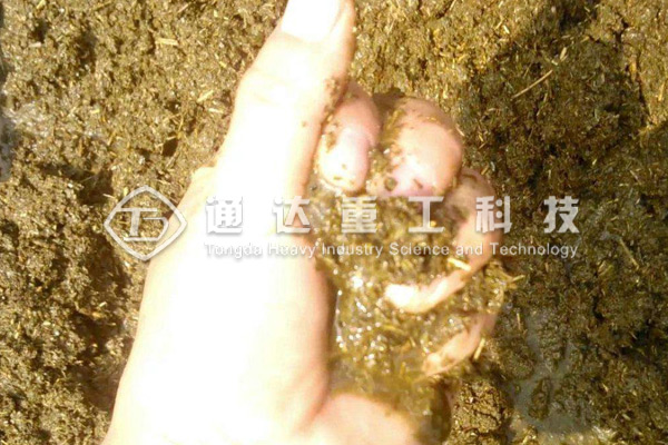 中藥藥渣怎么發(fā)酵有機(jī)肥料?中藥藥渣有機(jī)肥生產(chǎn)線多少錢(qián)一套?